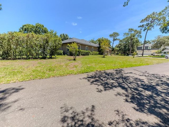 5852 CACHETTE DE RIVIERA COURT, New Port Richey, FL 34655