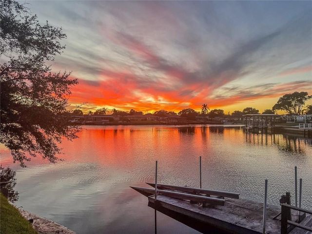 5852 CACHETTE DE RIVIERA COURT, New Port Richey, FL 34655