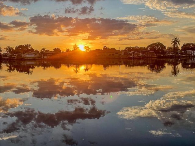 5852 CACHETTE DE RIVIERA COURT, New Port Richey, FL 34655