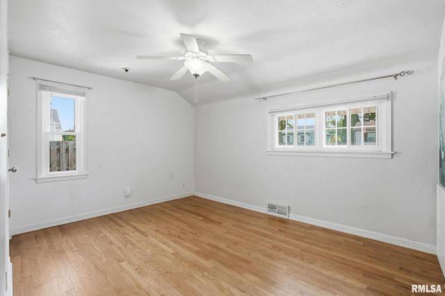 1011 36TH Avenue, East Moline, IL 61244