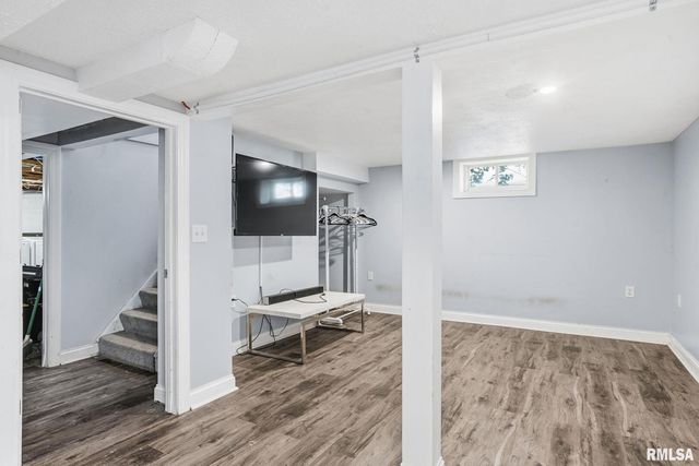 1011 36TH Avenue, East Moline, IL 61244