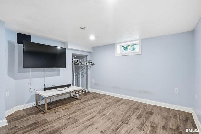 1011 36TH Avenue, East Moline, IL 61244