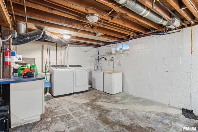 1011 36TH Avenue, East Moline, IL 61244