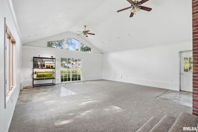 1011 36TH Avenue, East Moline, IL 61244