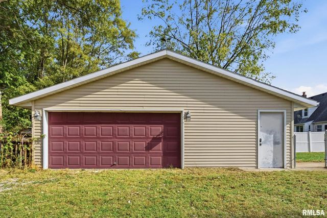 1011 36TH Avenue, East Moline, IL 61244