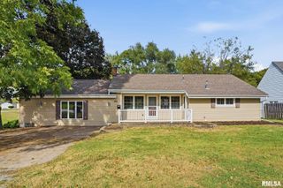 1011 36TH Avenue, East Moline, IL 61244