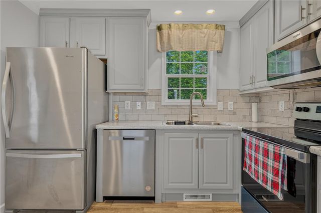 7458 Continental Circle, Upper Macungie Twp, PA 18087