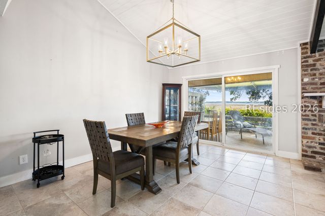 2 William Hilton Pkwy Apt 301, Hilton Head Island, SC 29926