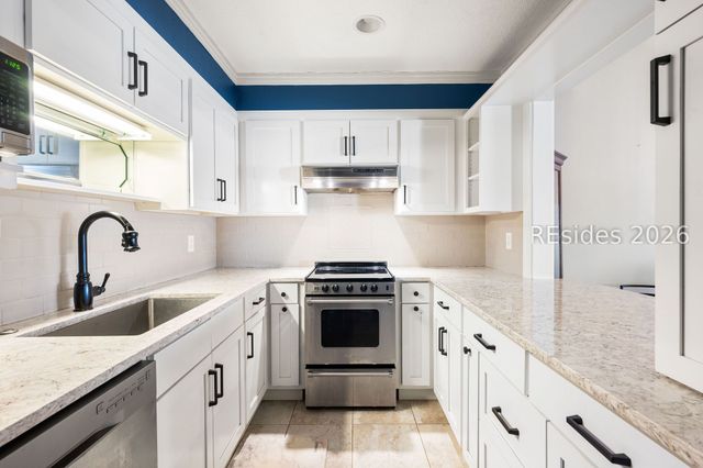 2 William Hilton Pkwy Apt 301, Hilton Head Island, SC 29926