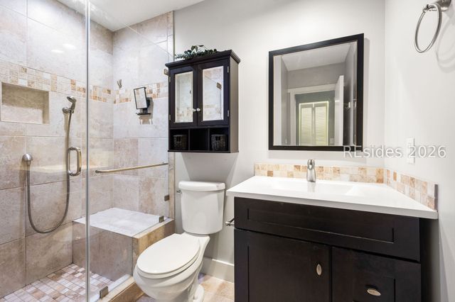 2 William Hilton Pkwy Apt 301, Hilton Head Island, SC 29926