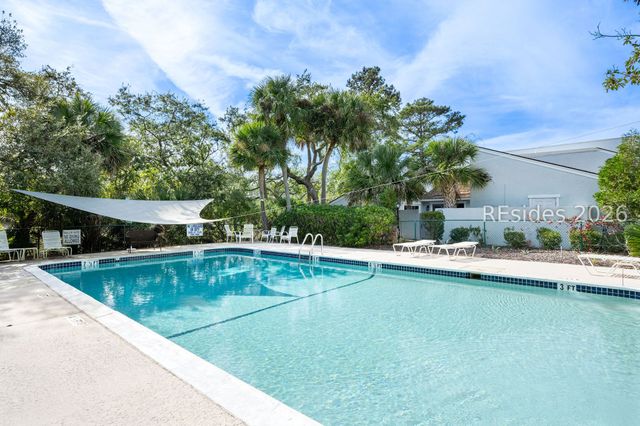 2 William Hilton Pkwy Apt 301, Hilton Head Island, SC 29926