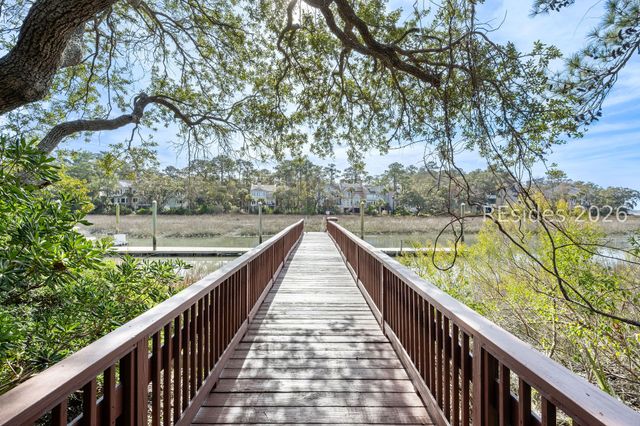 2 William Hilton Pkwy Apt 301, Hilton Head Island, SC 29926