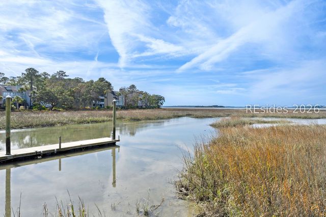 2 William Hilton Pkwy Apt 301, Hilton Head Island, SC 29926