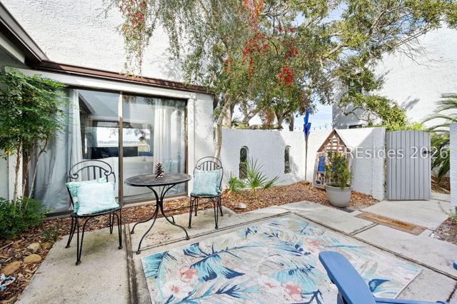 2 William Hilton Pkwy Apt 301, Hilton Head Island, SC 29926