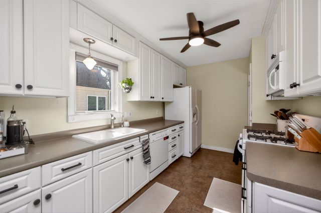 2412 33rd Street, Des Moines, IA 50310