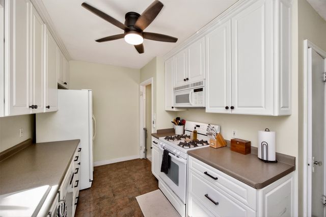 2412 33rd Street, Des Moines, IA 50310