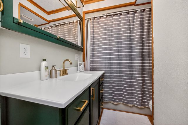 2412 33rd Street, Des Moines, IA 50310