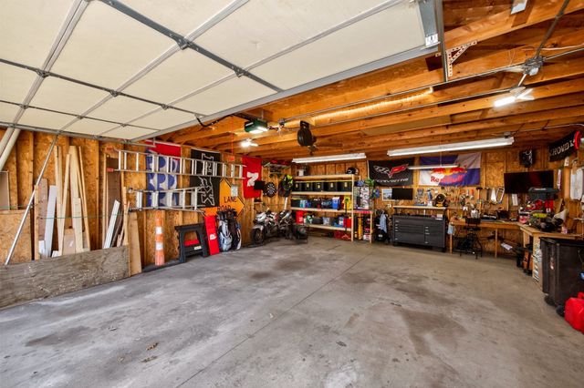 2412 33rd Street, Des Moines, IA 50310