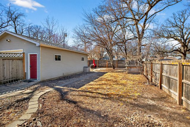 2412 33rd Street, Des Moines, IA 50310