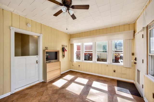 2412 33rd Street, Des Moines, IA 50310