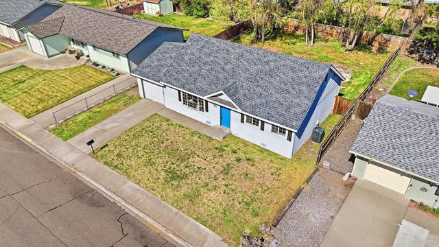 424 W 11th Ave, Kennewick, WA 99337