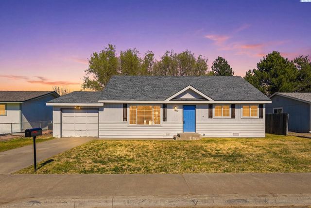 424 W 11th Ave, Kennewick, WA 99337