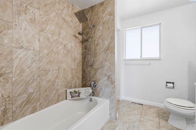 424 W 11th Ave, Kennewick, WA 99337