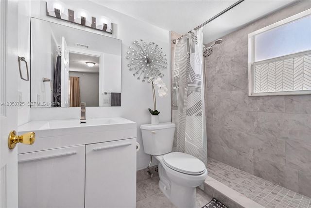 6195 W 18th Ave G212, Hialeah, FL 33012