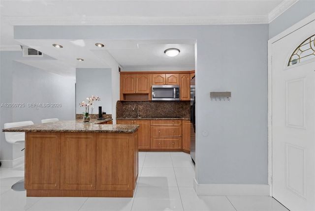 6195 W 18th Ave G212, Hialeah, FL 33012