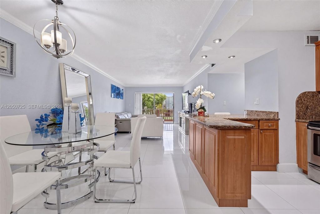 6195 W 18th Ave G212, Hialeah, FL 33012