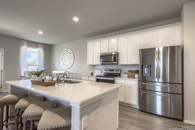 2520 HIDDENBROOKE TRACE, Seguin, TX 78155
