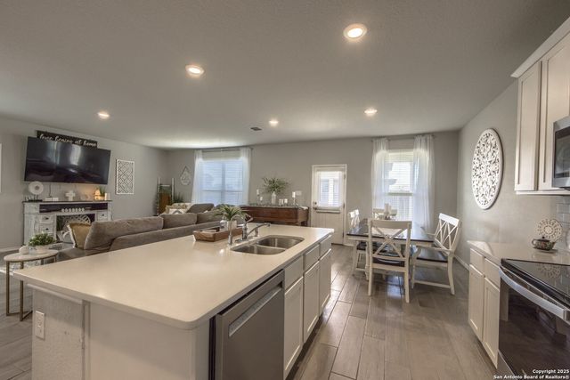 2520 HIDDENBROOKE TRACE, Seguin, TX 78155