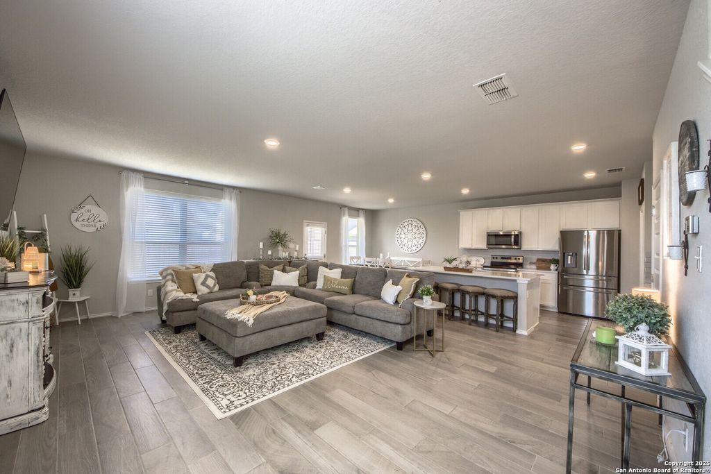 2520 HIDDENBROOKE TRACE, Seguin, TX 78155