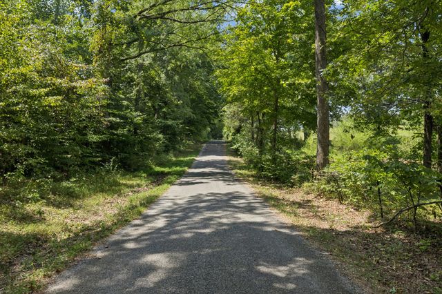 5 Hop Smith Rd, Cumberland Furnace, TN 37051