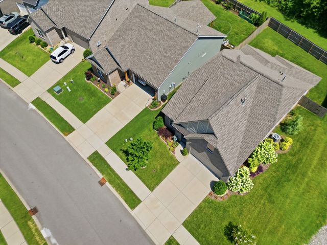 1076 Westgate Dr, Gallatin, TN 37066