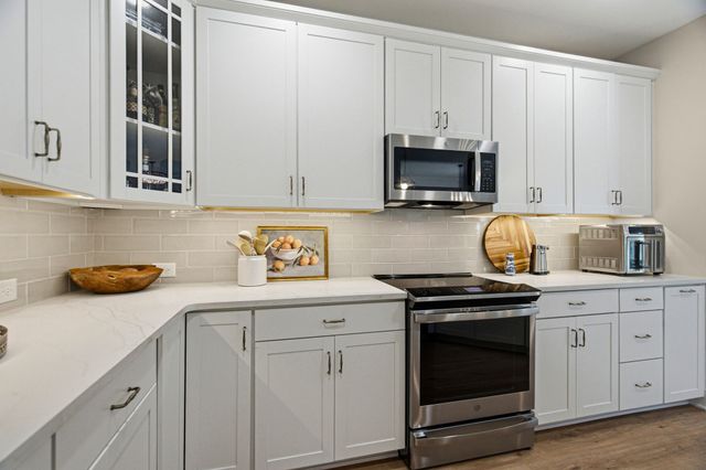 1076 Westgate Dr, Gallatin, TN 37066
