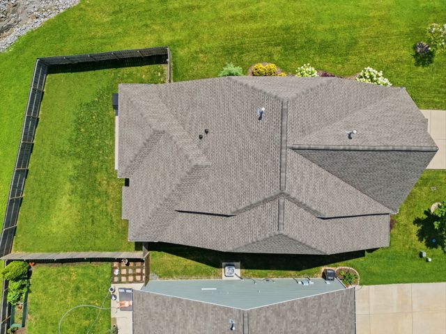 1076 Westgate Dr, Gallatin, TN 37066