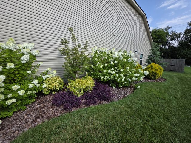 1076 Westgate Dr, Gallatin, TN 37066