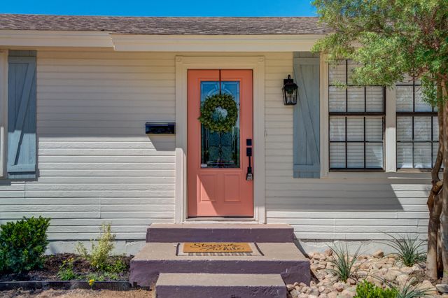 2002 58th Street, Lubbock, TX 79412