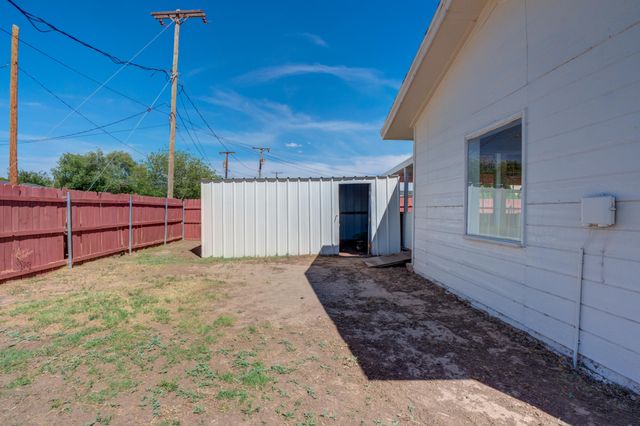 2002 58th Street, Lubbock, TX 79412