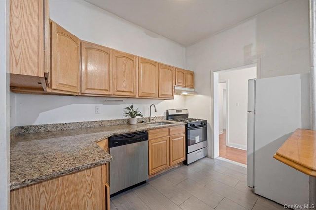 94 Elliott Avenue, Yonkers, NY 10705