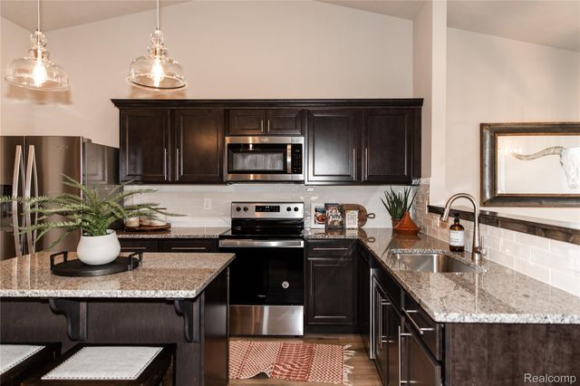 105 Cottonwood Court, Litchfield, MI 49252