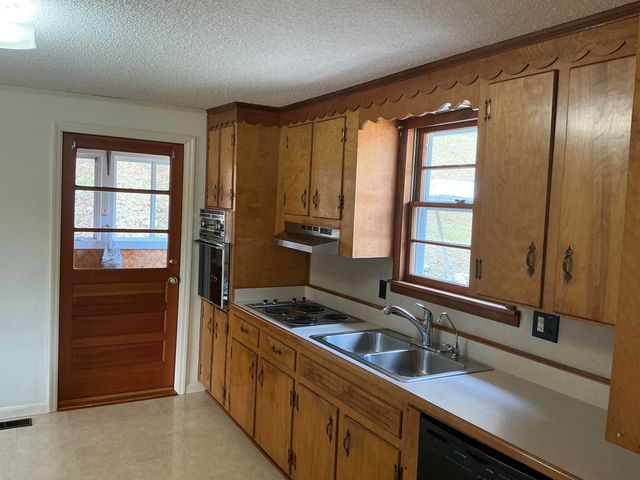 5602 B Hwy 95, Rock Spring, GA 30739