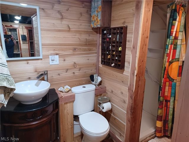 164 N Salem Warren Road, North Jackson, OH 44451