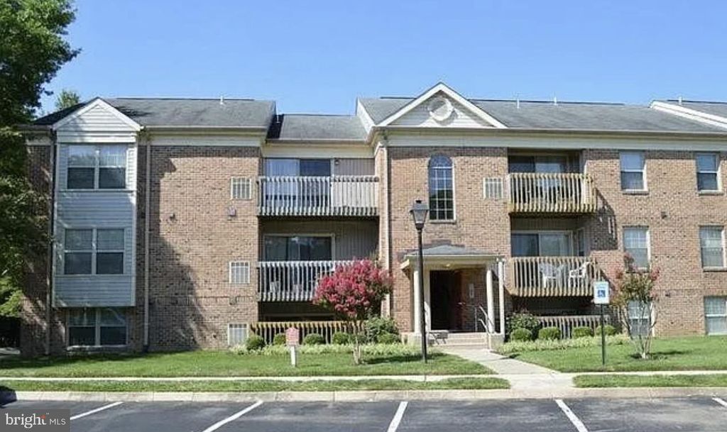 Image 1 of property listing at 1260 SUGARWOOD CIR #303, Baltimore, MD 21221