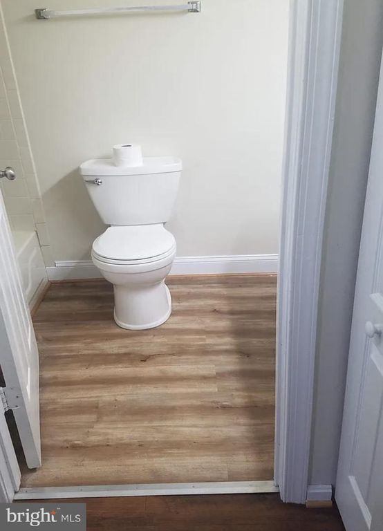 Image 11 of property listing at 1260 SUGARWOOD CIR #303, Baltimore, MD 21221