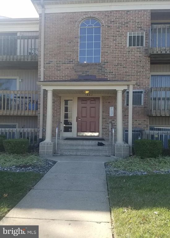 Image 2 of property listing at 1260 SUGARWOOD CIR #303, Baltimore, MD 21221