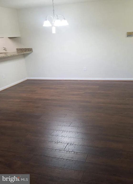 Image 4 of property listing at 1260 SUGARWOOD CIR #303, Baltimore, MD 21221