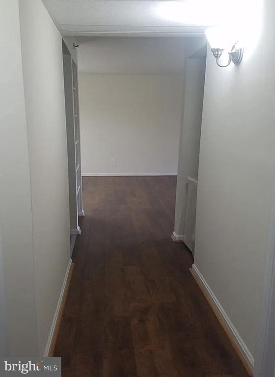 Image 8 of property listing at 1260 SUGARWOOD CIR #303, Baltimore, MD 21221