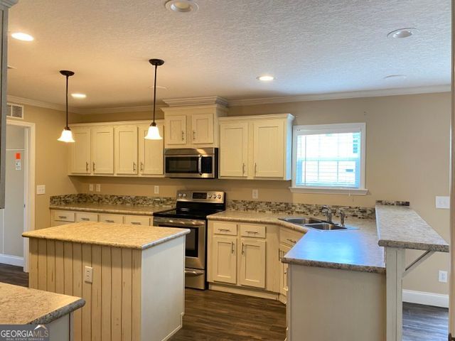 105 Bob White Lane, Newnan, GA 30263